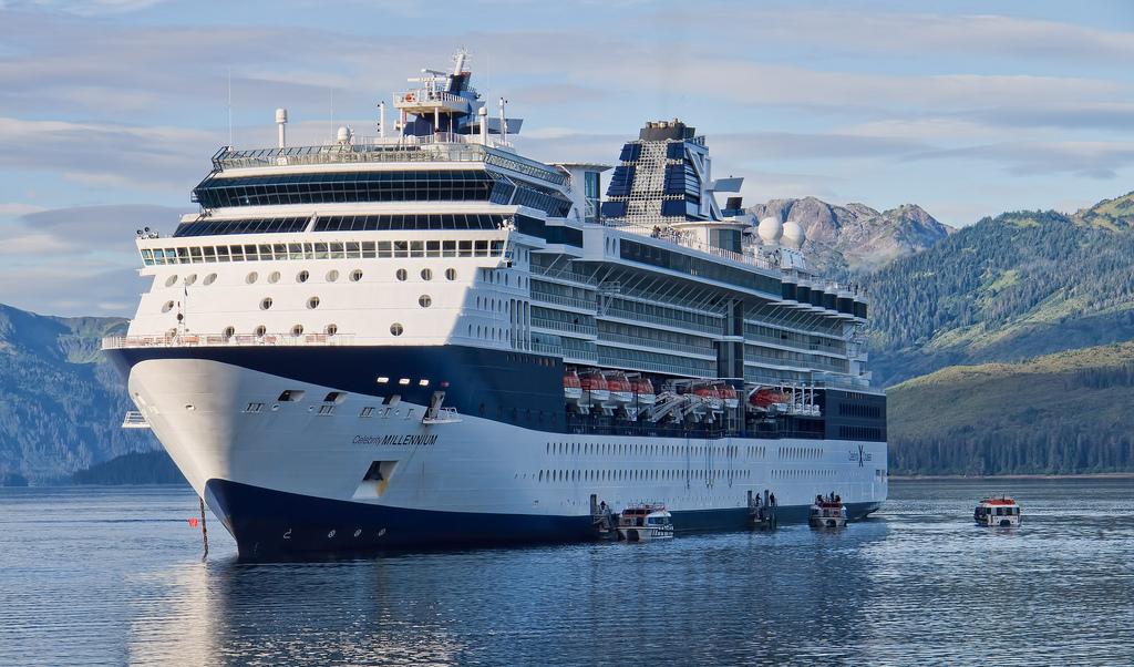 El Celebrity MILLENNIUM fondeando en Icy Strait Point (Alaska) CRUCEROS ALASKA CELEBRITY MILLENNIUM CRUCEROS ALASKA OFERTAS CRUCEROS DE LUJO ALASKA CRUCEROS PACIFICO CRUCEROS USA CRUCEROS OFERTA CELEBRITY MILENIUM CELEBRITY MILLENIUM CRUCEROS CRUISES